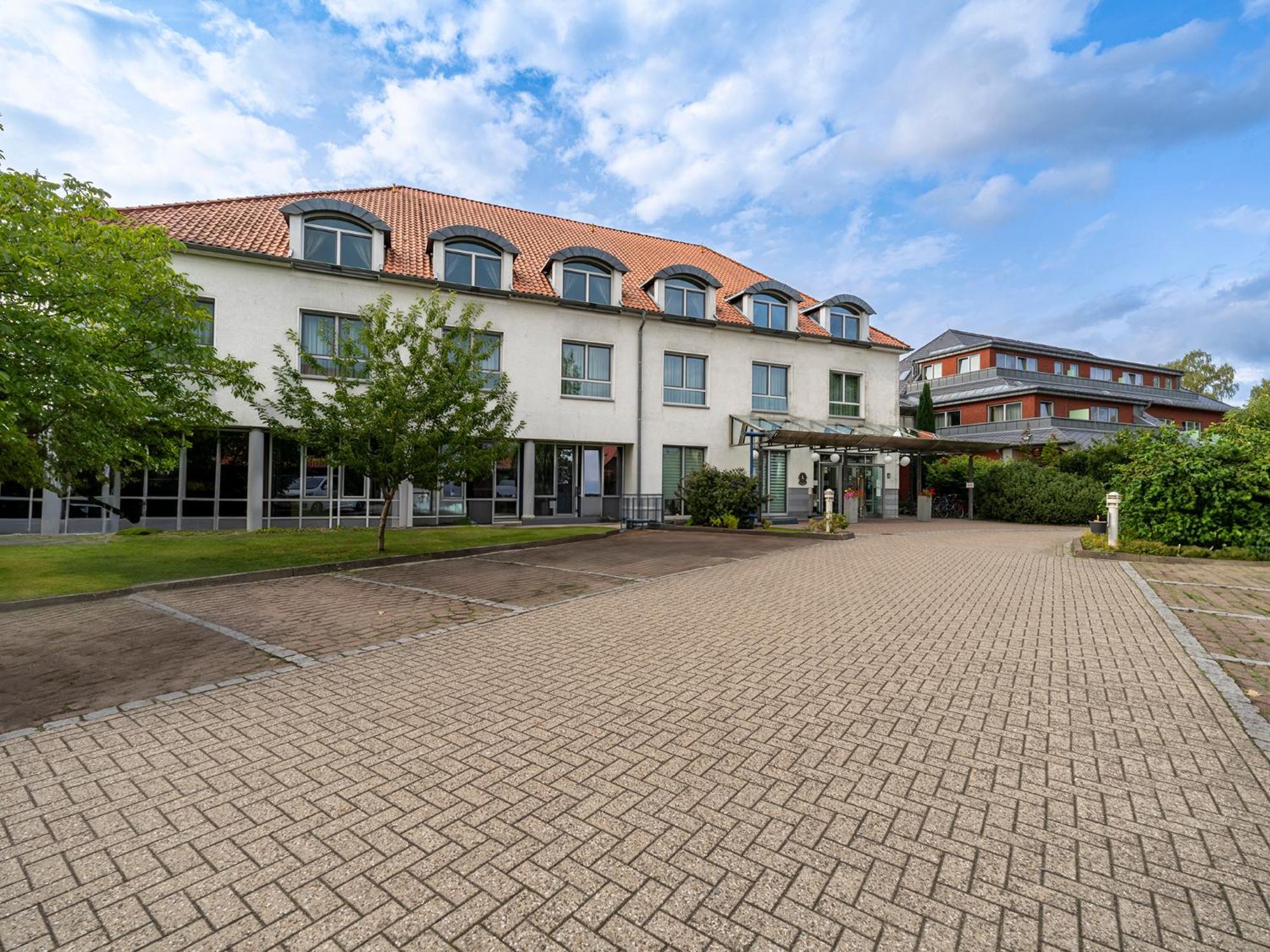 Best Western Hotel Heidehof Hermannsburg Bagian luar foto