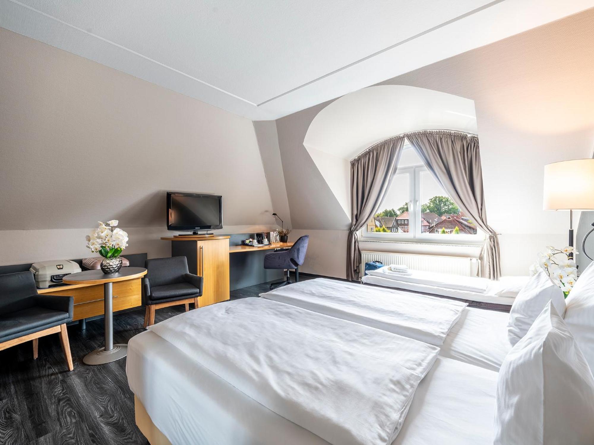 Best Western Hotel Heidehof Hermannsburg Bagian luar foto