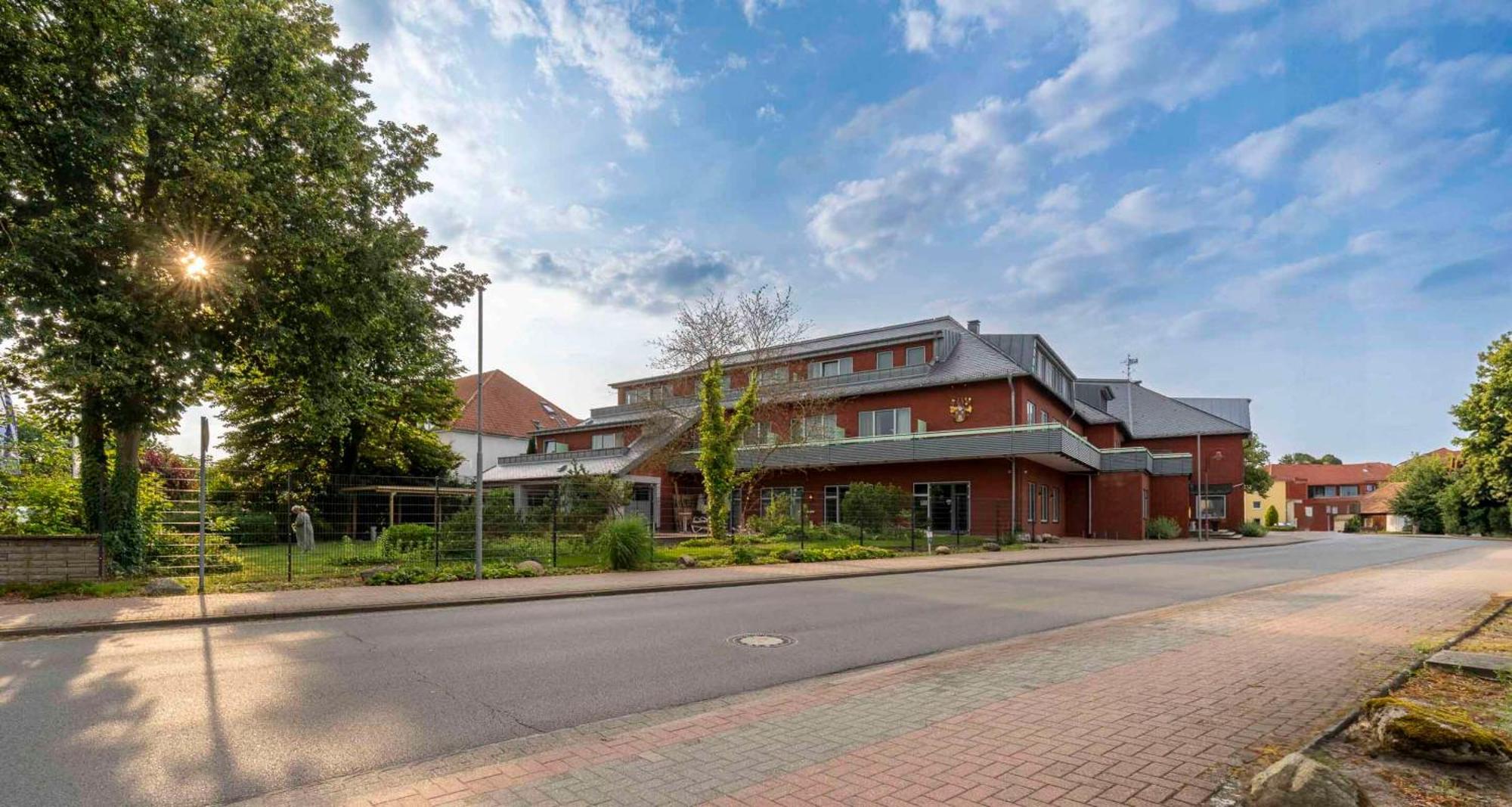 Best Western Hotel Heidehof Hermannsburg Bagian luar foto